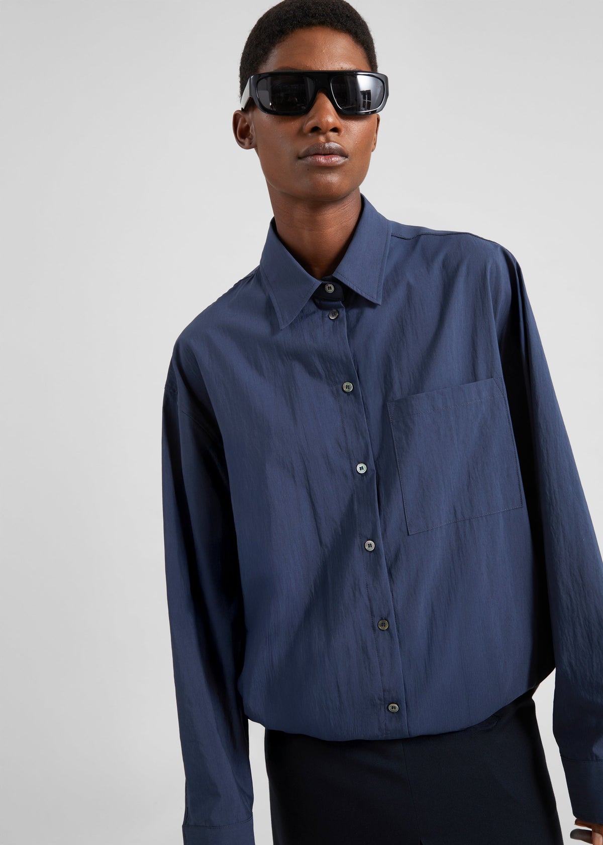 Mery Elastic Hem Shirt - Navy – view 7 of 9