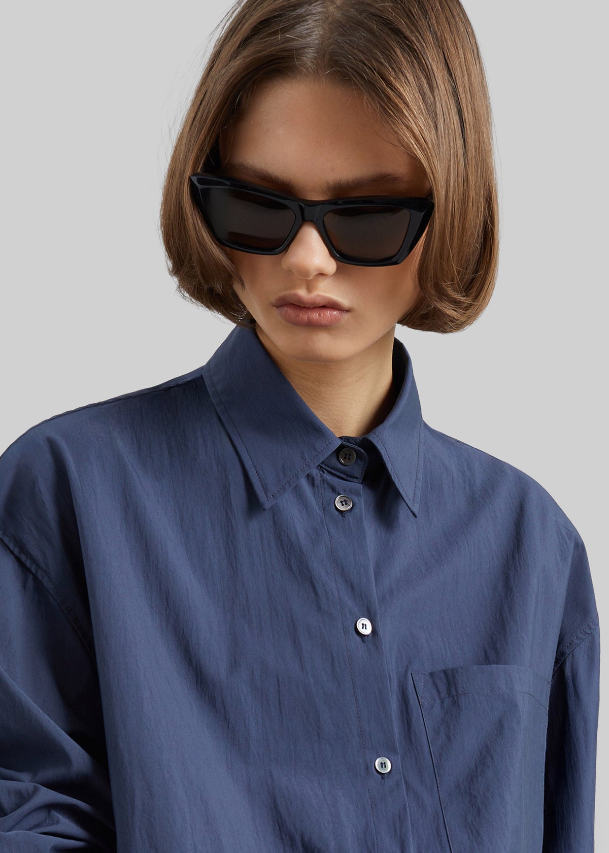 Mery Elastic Hem Shirt - Navy – view 3 of 9
