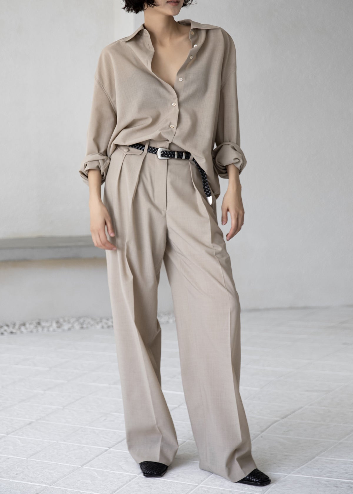Meslay Sheer Pleated Trousers - Beige – view 2 of 11