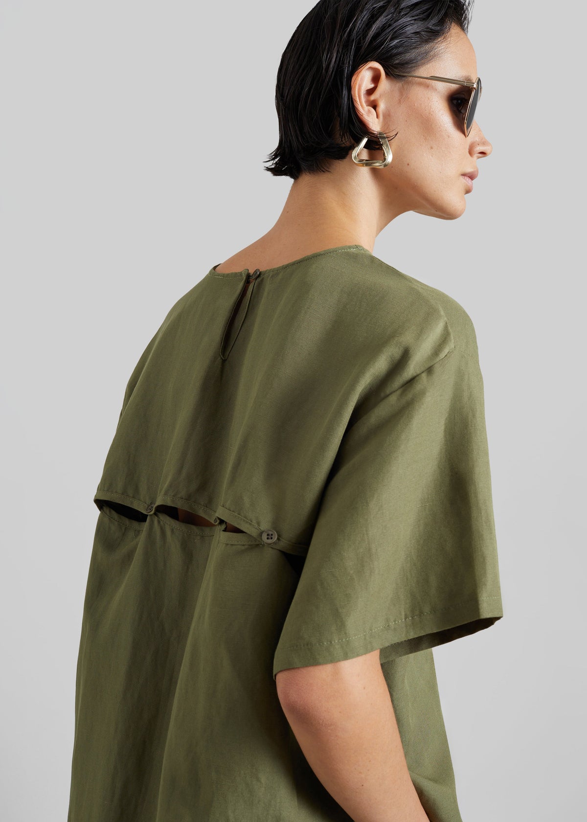 Morat Linen Back Button Top - Olive – view 2 of 8