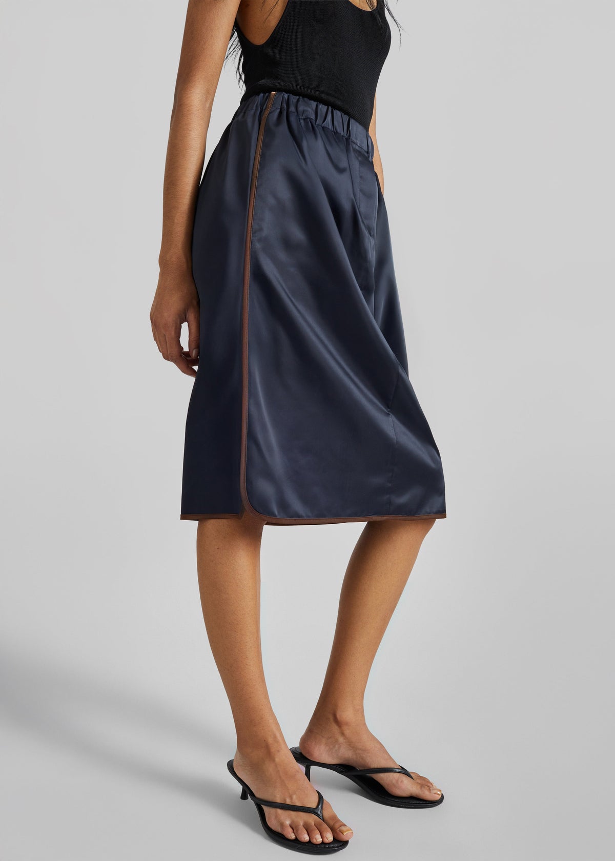 Munich Contrast Piping Midi Skirt - Navy – view 2 of 9
