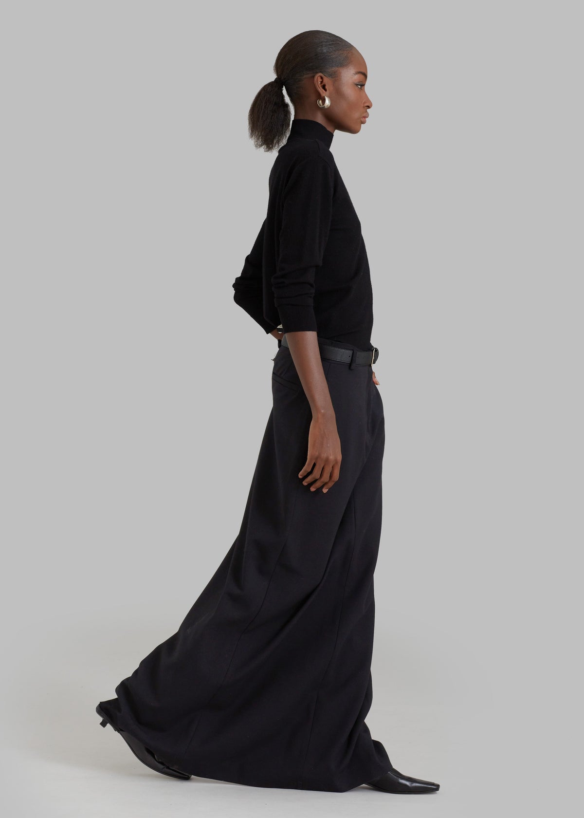 Malvo Long Pencil Skirt - Black – view 7 of 12