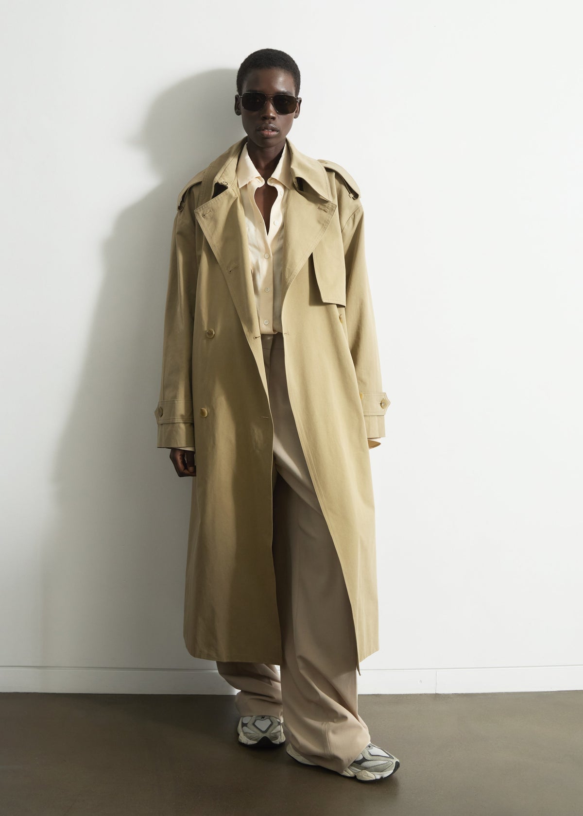 Nabesna Trench Coat - Beige – view 7 of 9