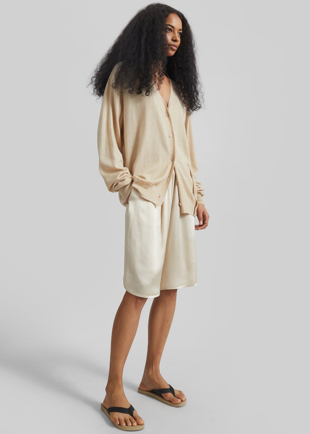 Nelis Silk Bermuda Shorts - Champagne – view 6 of 10
