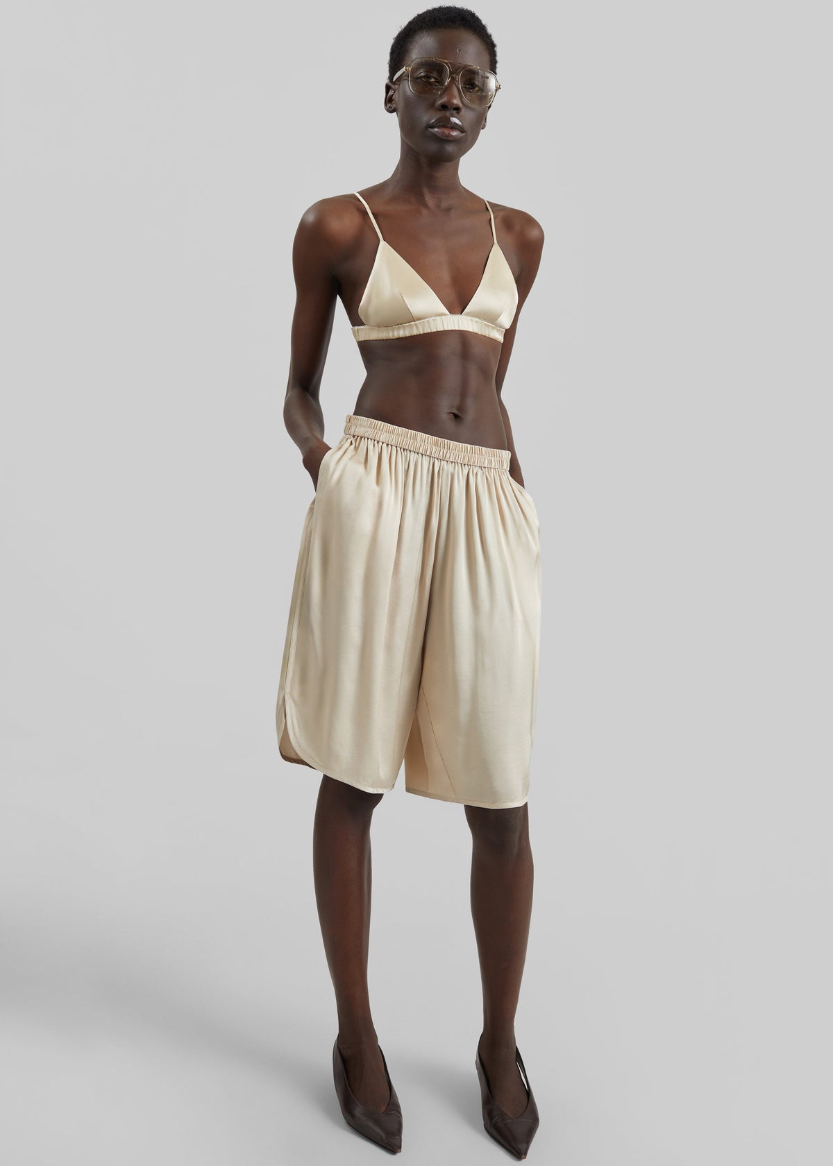 Nelis Silk Bermuda Shorts - Champagne – view 7 of 10