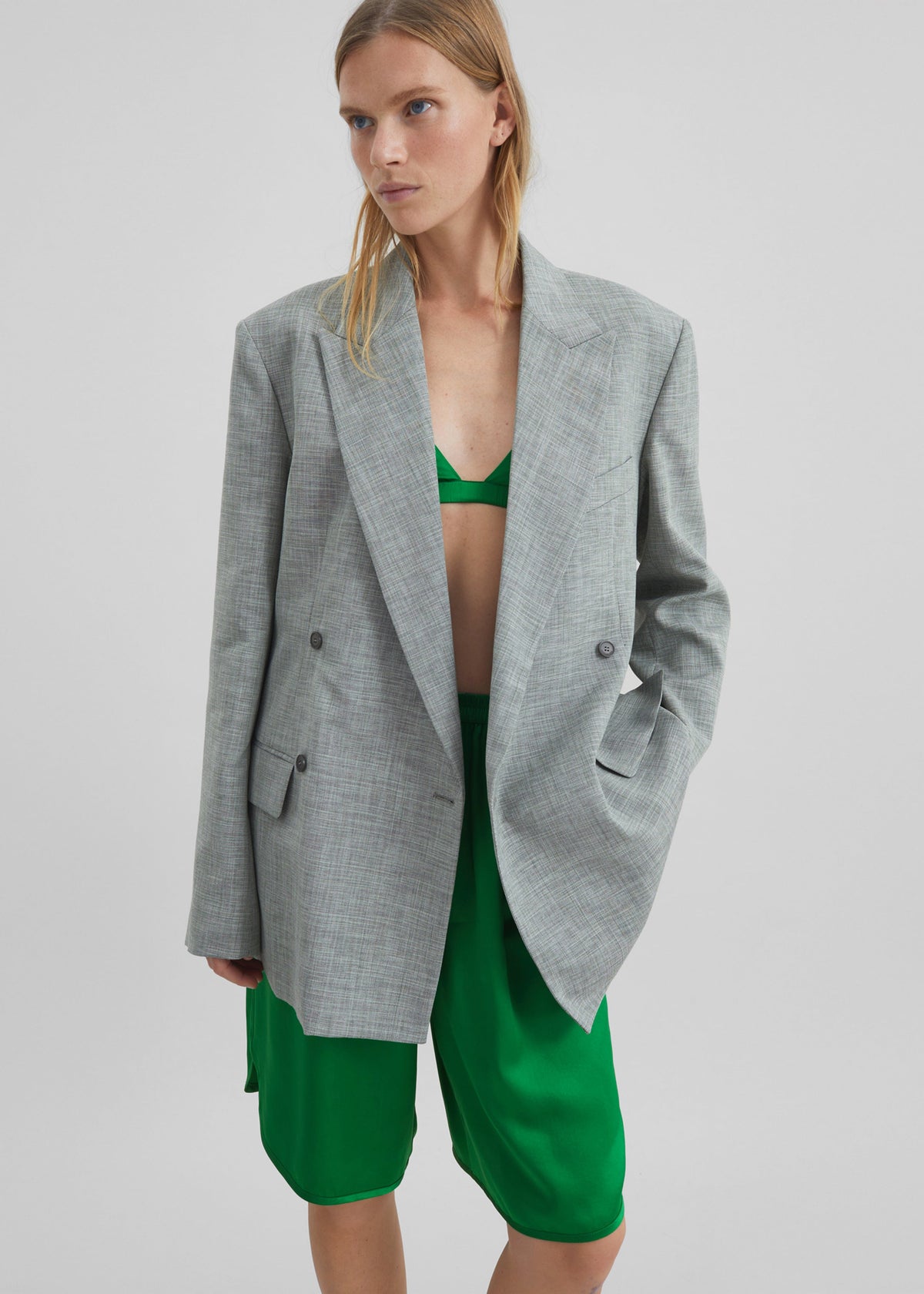 Nelis Silk Bermuda Shorts - Kelly Green – view 8 of 10