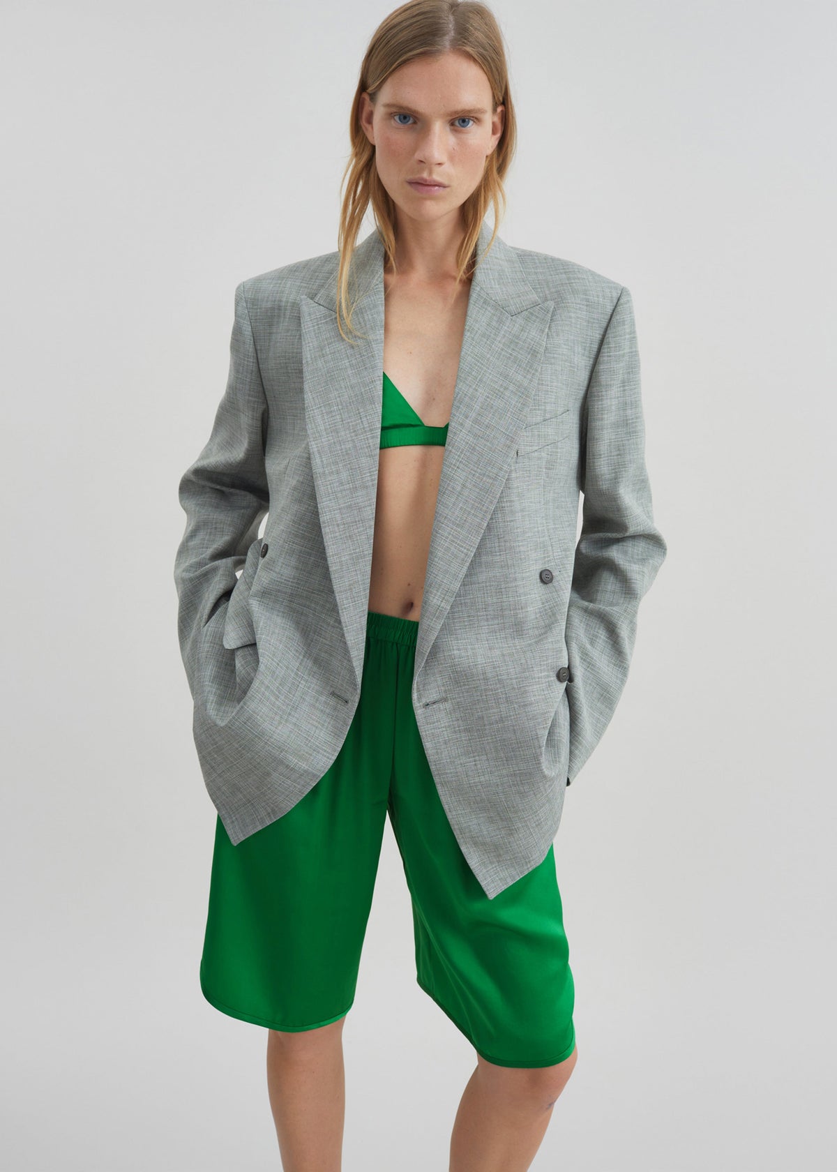 Nelis Silk Bermuda Shorts - Kelly Green – view 2 of 10