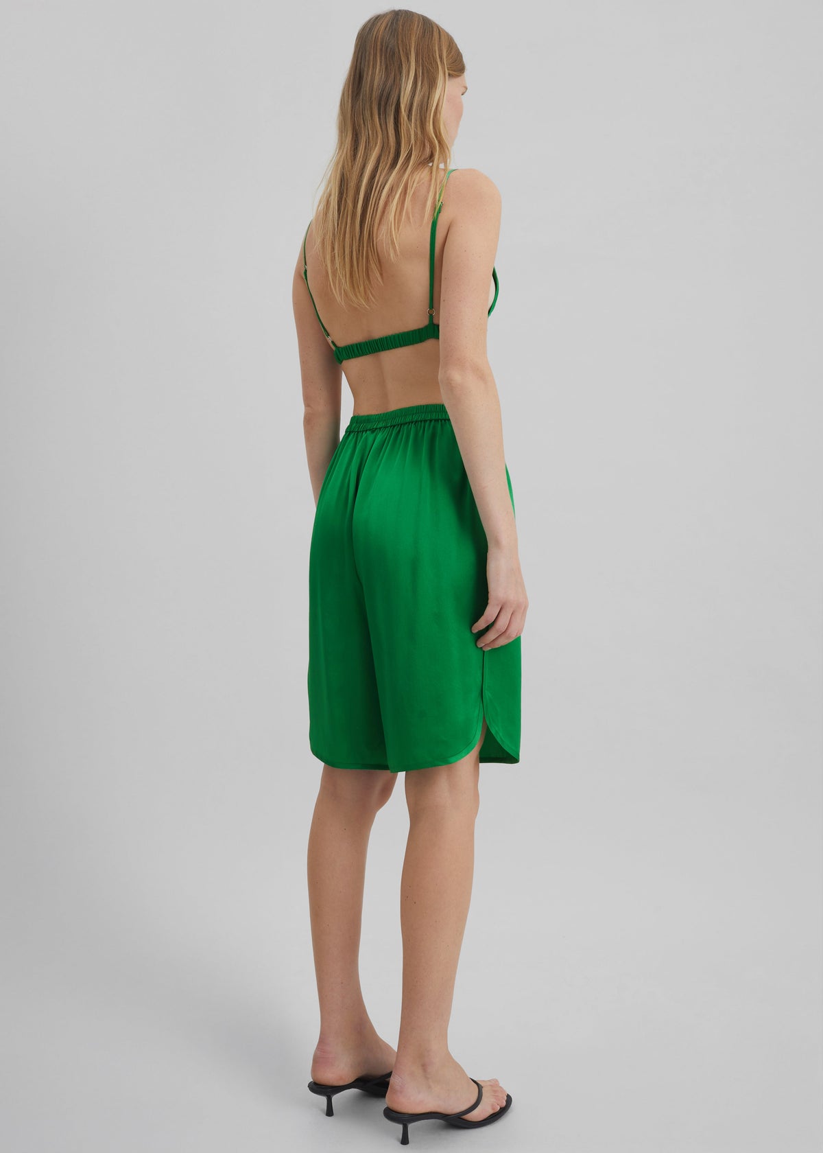 Nelis Silk Bermuda Shorts - Kelly Green – view 9 of 10