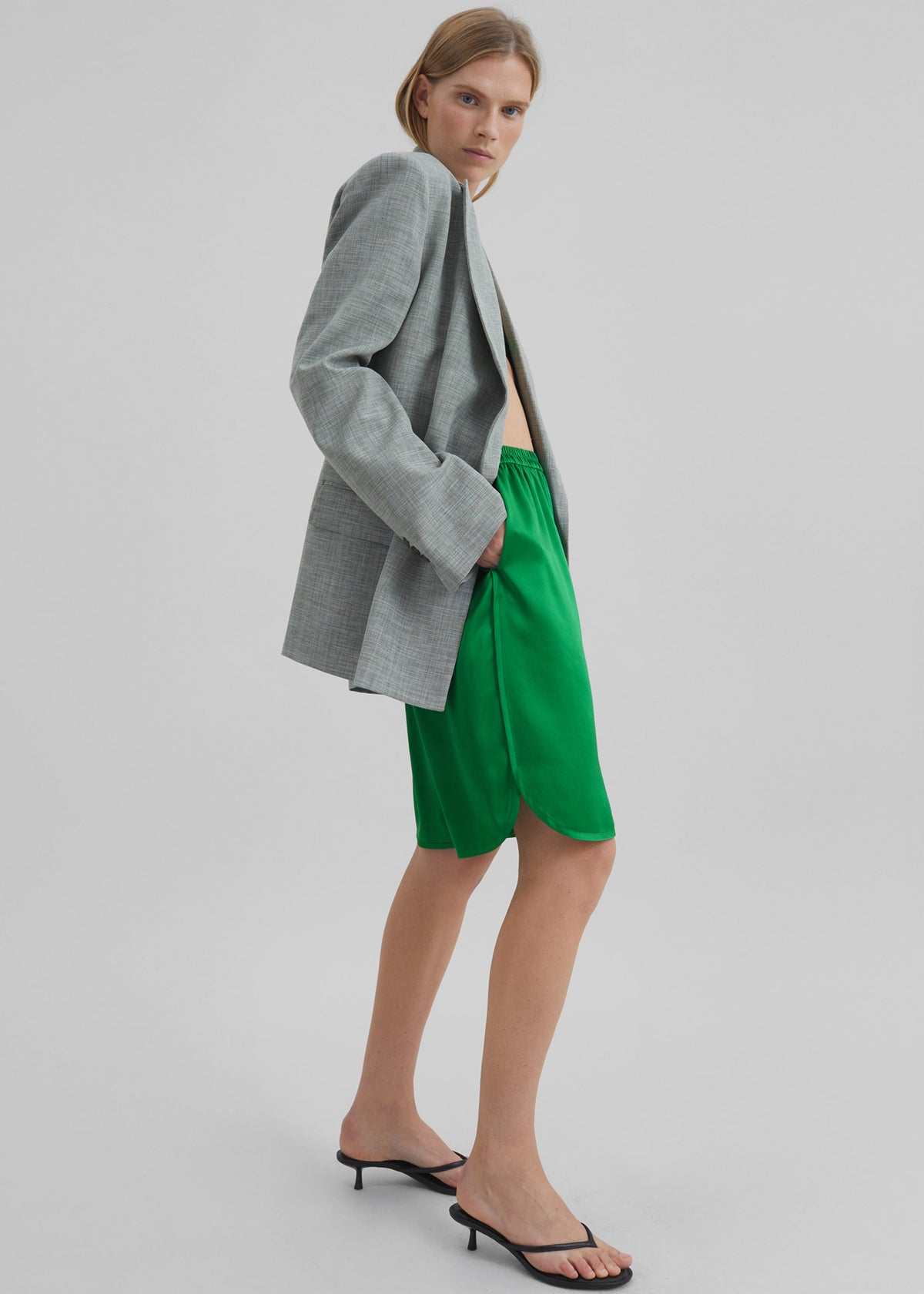 Nelis Silk Bermuda Shorts - Kelly Green – view 1 of 10