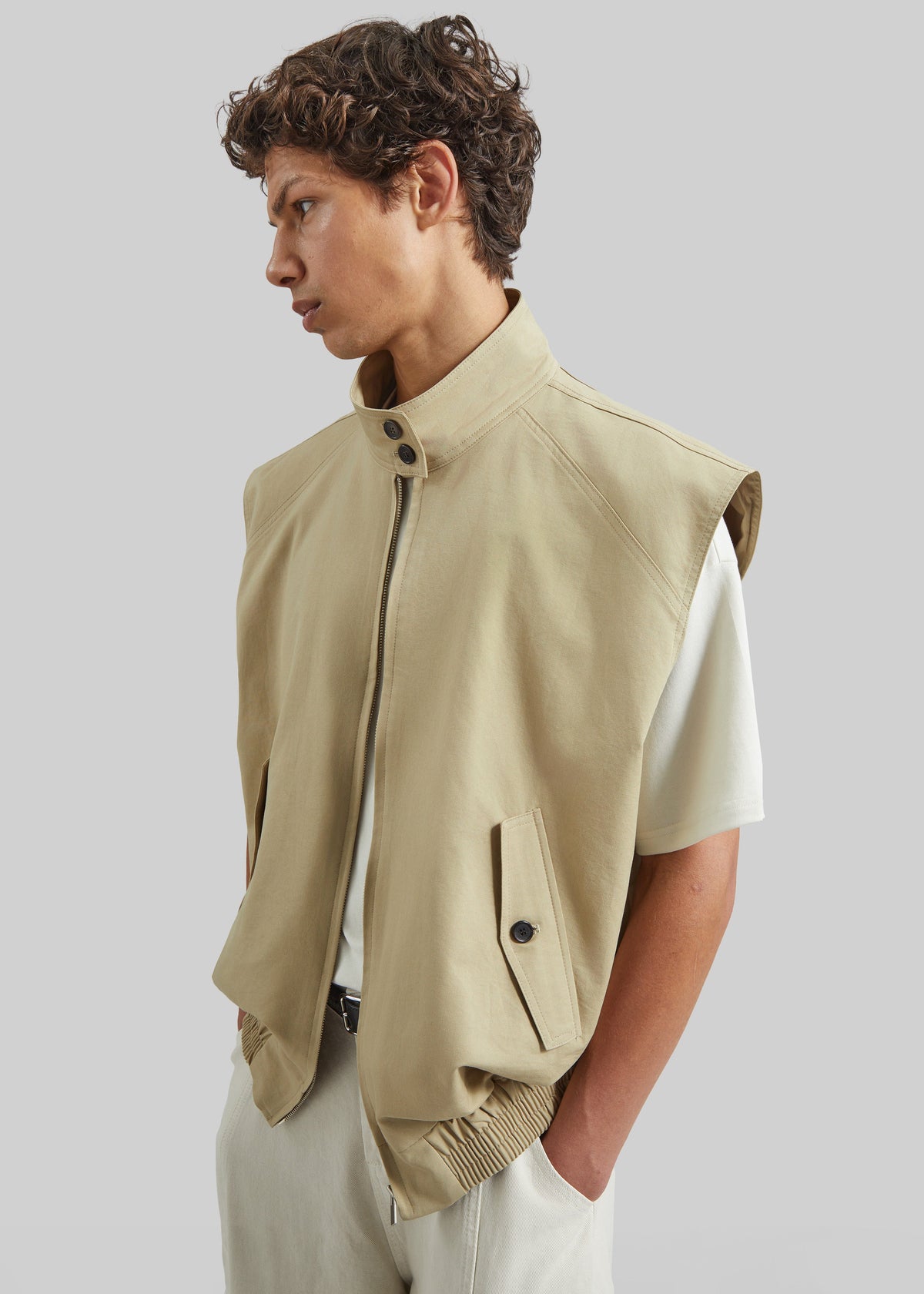 Oltrano Sleeveless Jacket - Beige – view 2 of 11