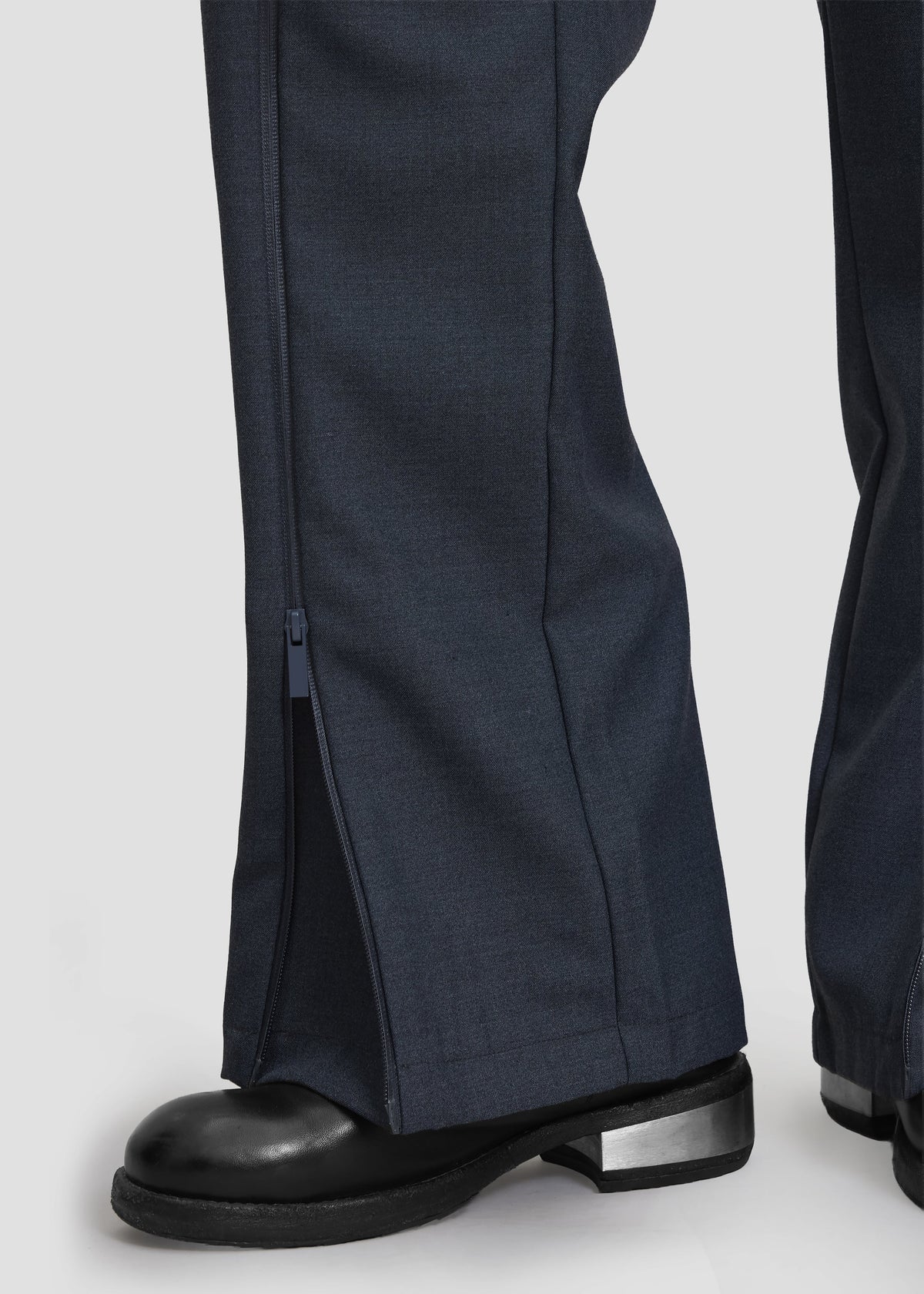 Pieces Uniques Emin Zip Pants - Ashen Sky – view 3 of 7