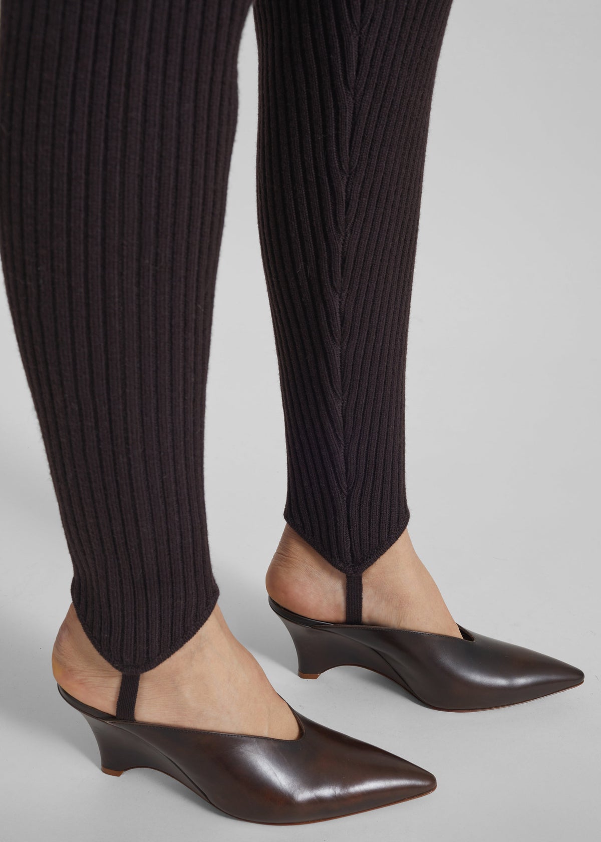 Piuma Knit Stirrup Leggings - Brown – view 2 of 11
