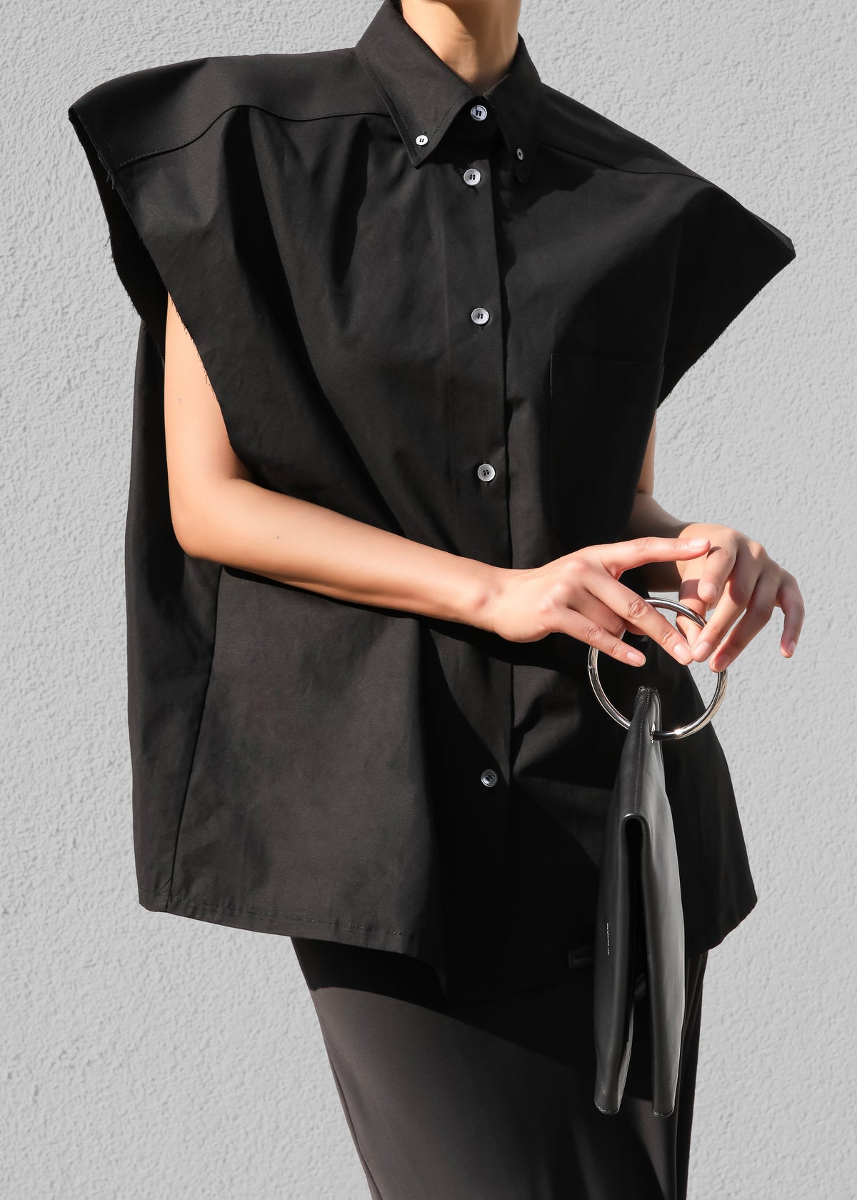 Rae Sleeveless Button Down Shirt - Black – view 2 of 4