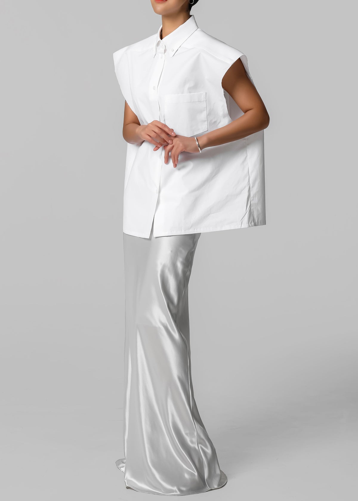 Rae Sleeveless Button Down Shirt - White – view 2 of 5