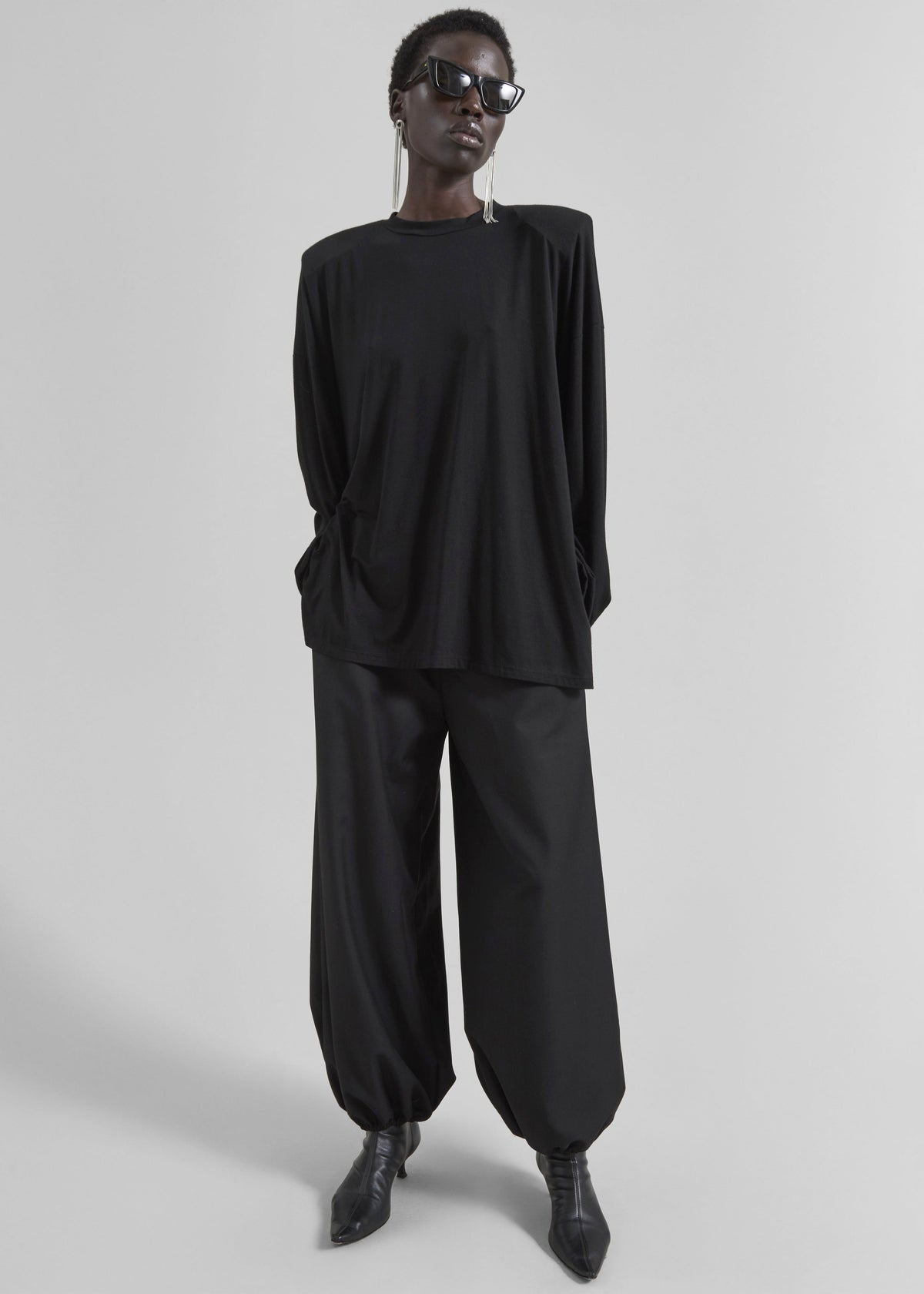 Ravvi Soft Padded Top - Black – view 2 of 8