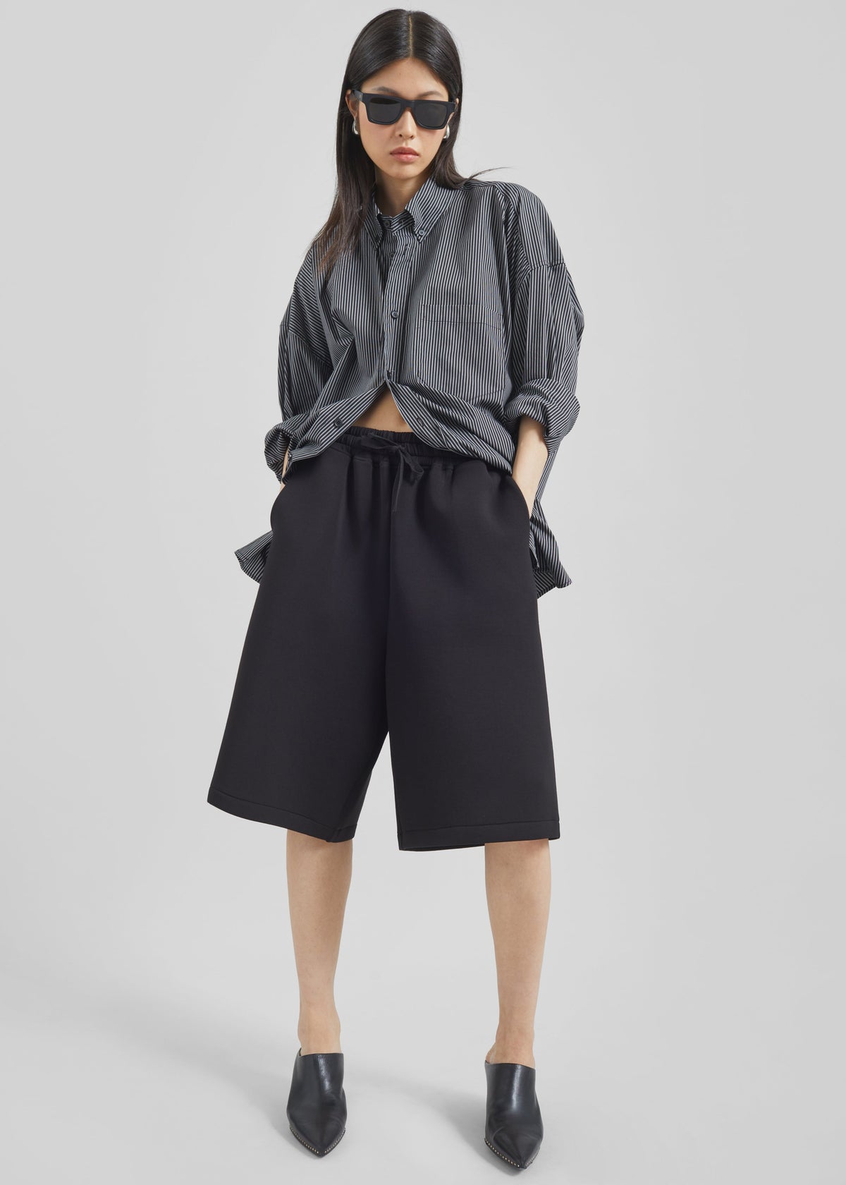 Rian Sweatshorts - Black – view 1 of 8