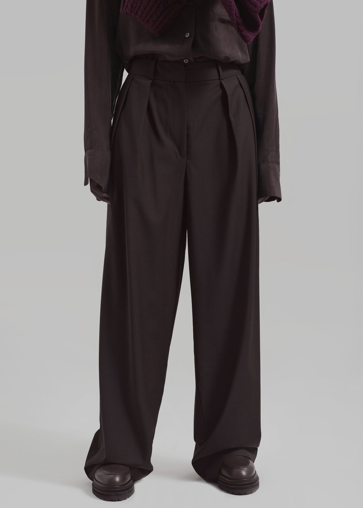 Ripley Pleated Trousers - Brown – view 2 of 9