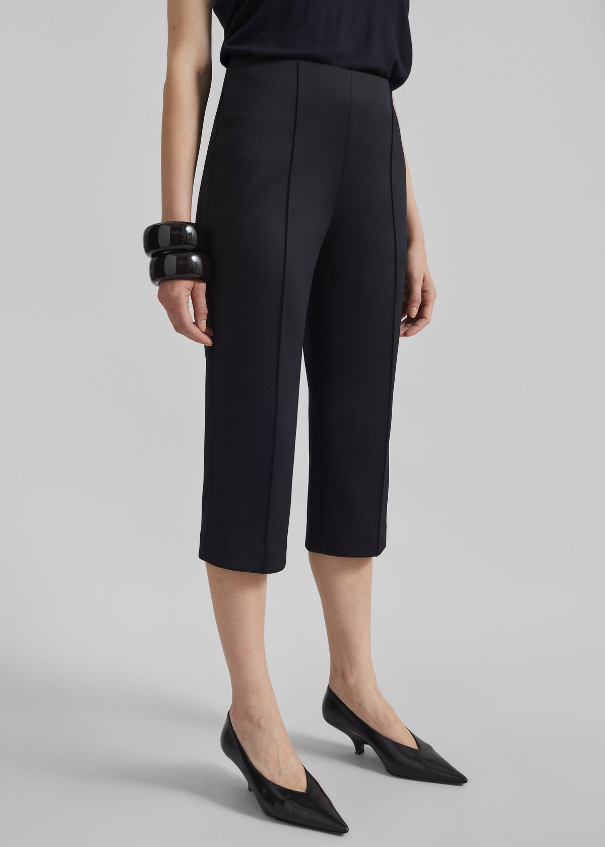 Rivoli Capri Pants - Black – view 2 of 7
