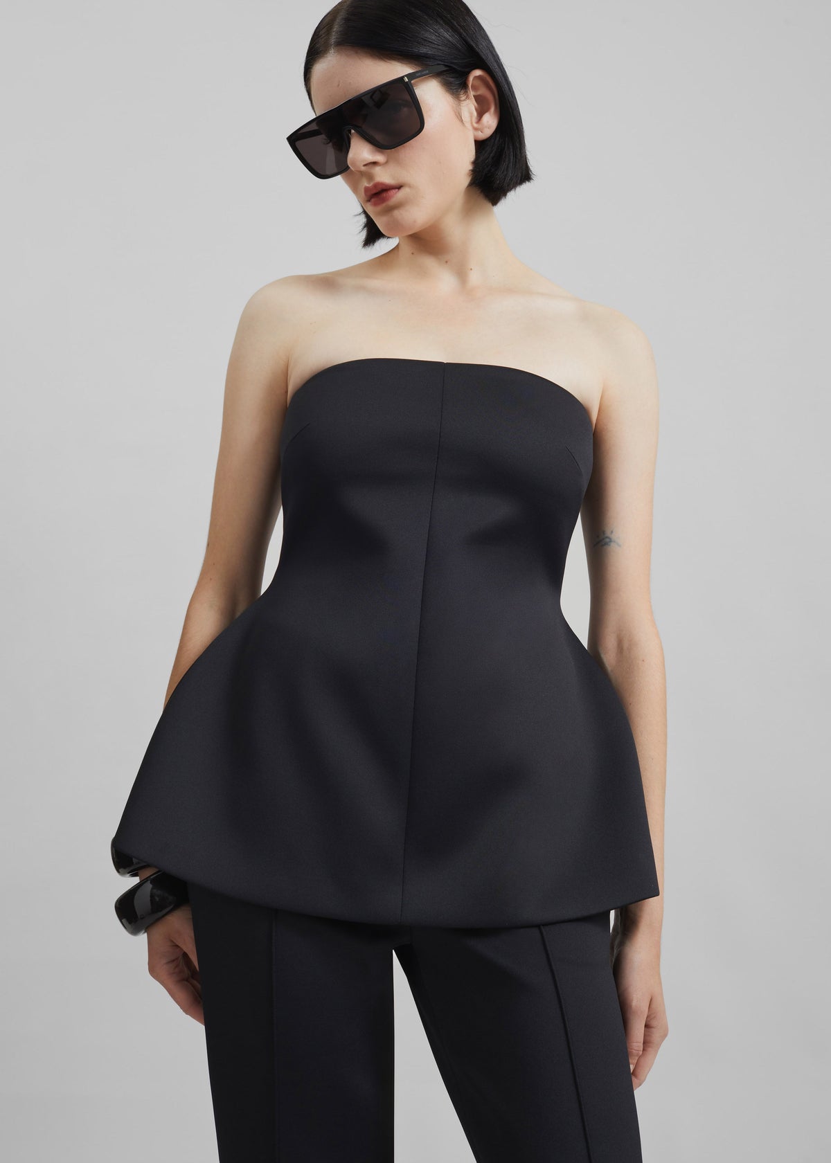 Rivoli Hourglass Top - Black – view 5 of 7