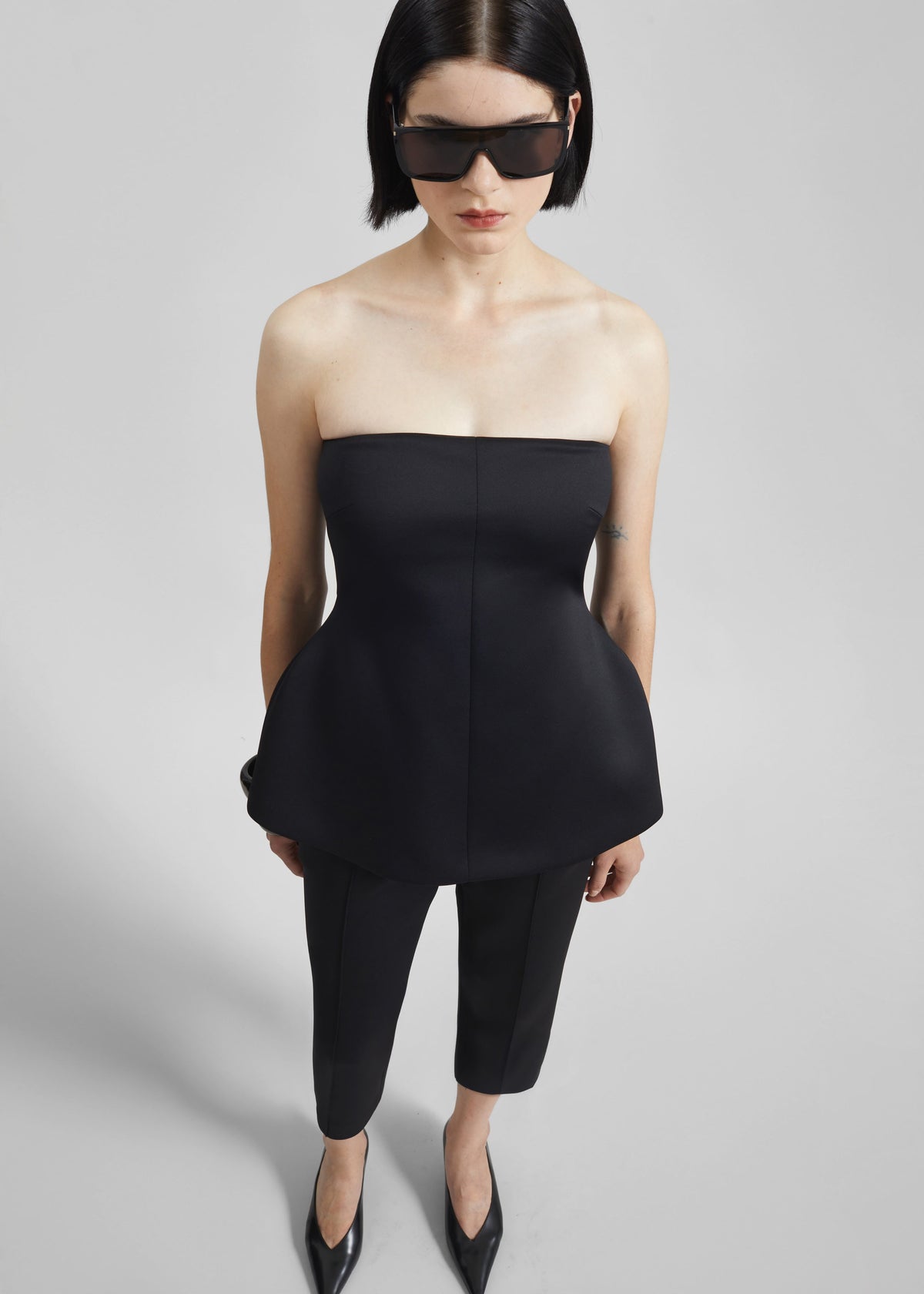 Rivoli Hourglass Top - Black – view 3 of 7