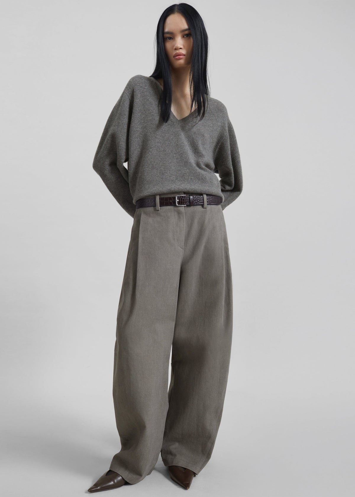 Ronse V-Neck Superfine Lambswool Sweater - Grey – view 4 of 8
