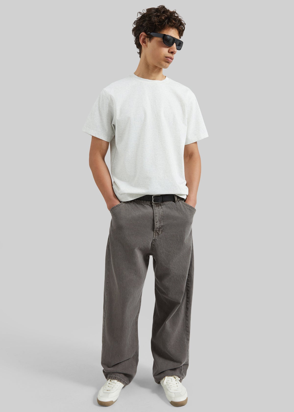 Salino Barrel Leg Jeans - Grey Wash – view 1 of 7