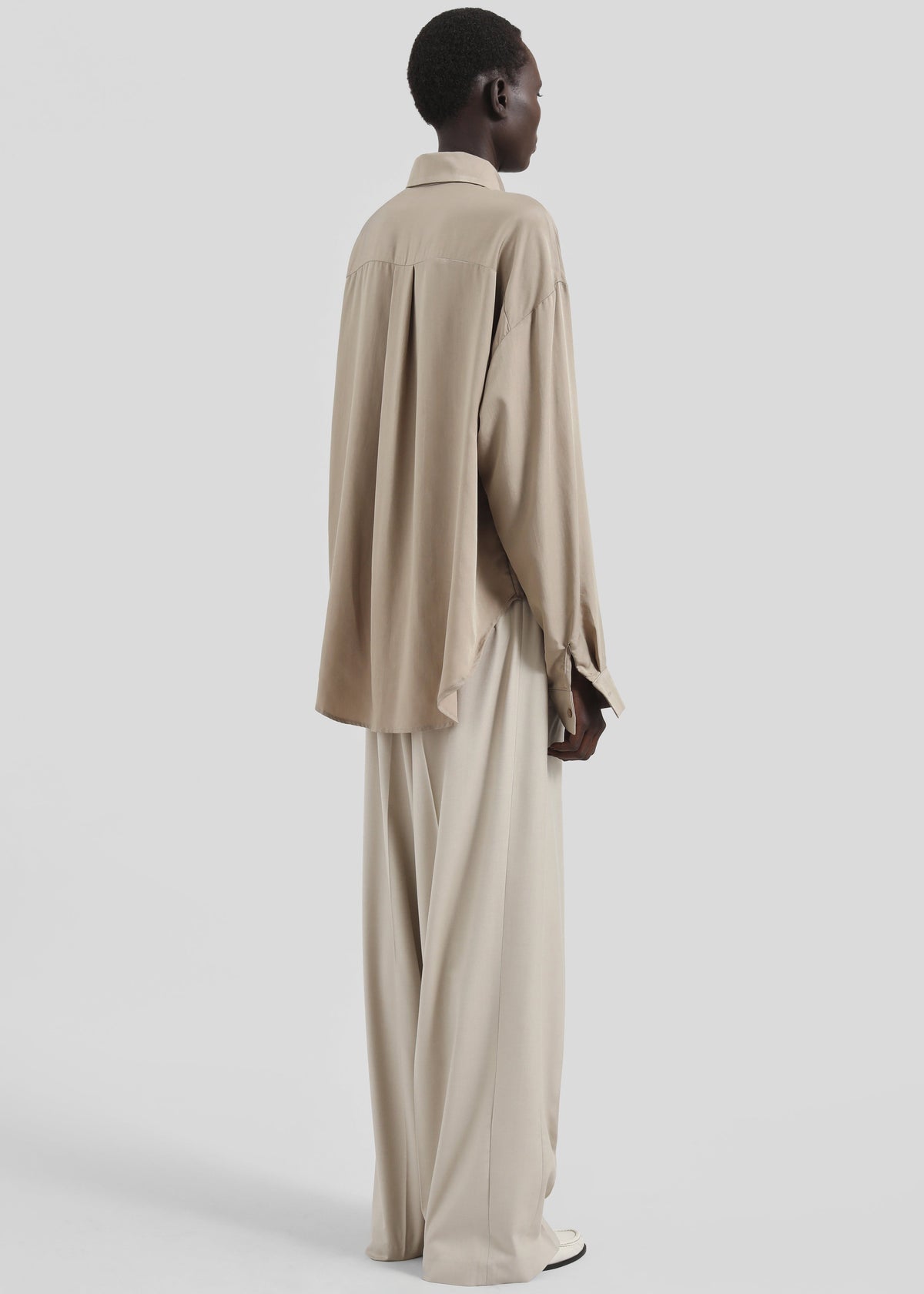 Silvan Neck Tie Shirt - Taupe – view 10 of 11