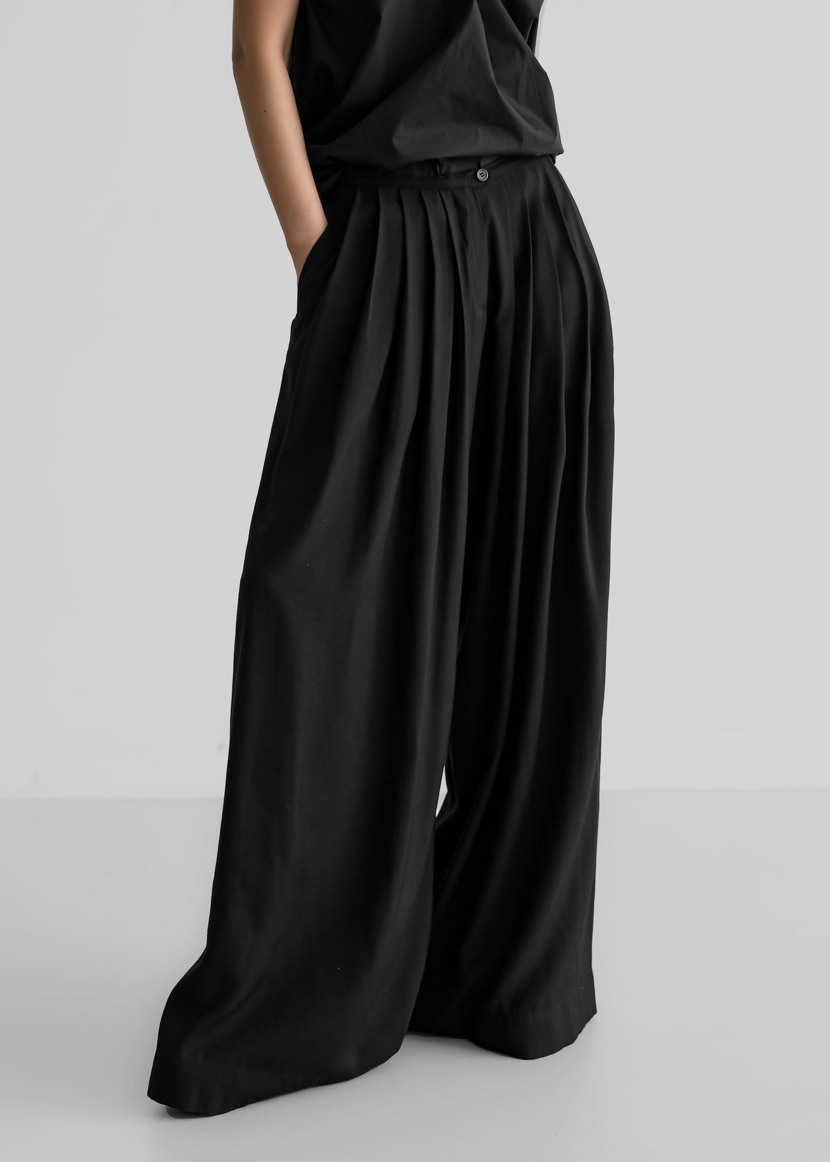 Sloane Wide Leg Trousers - Black – view 2 of 10