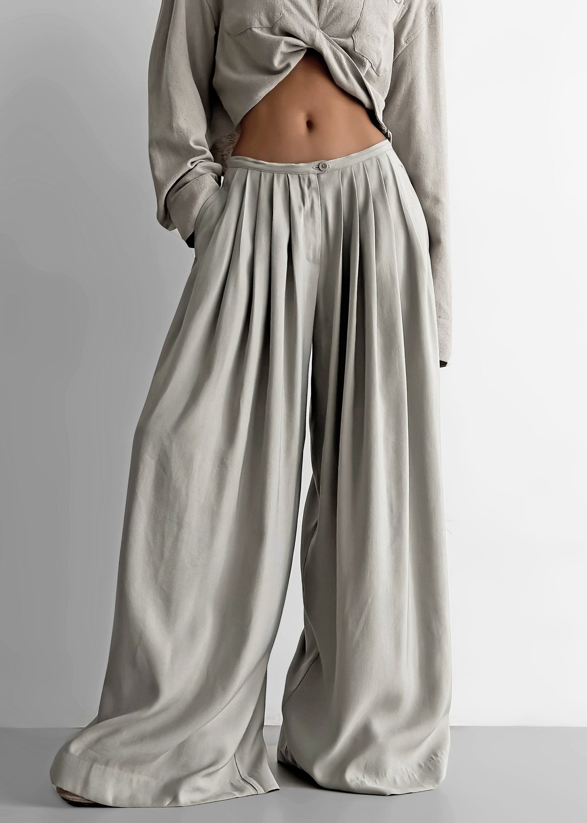 Sloane Wide Leg Trousers - Grey – view 3 of 14