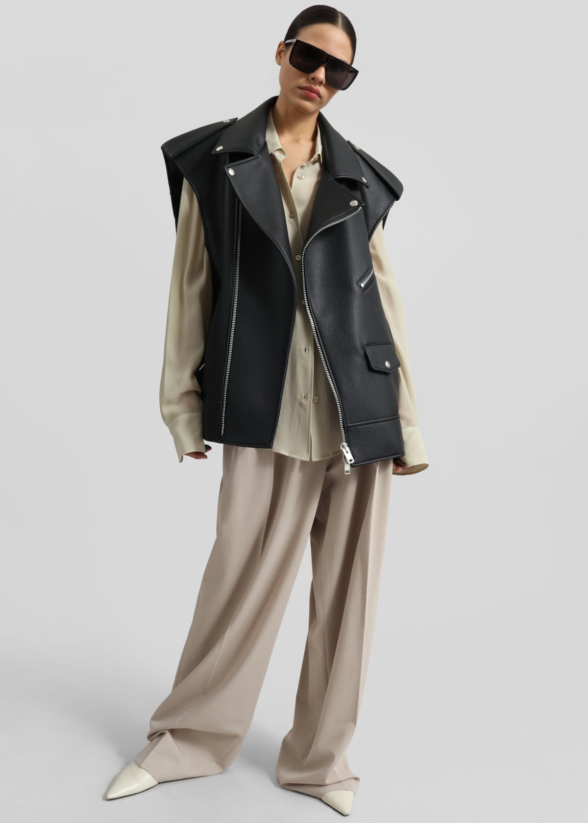 Tansy Pleated Trousers - Beige – view 5 of 11