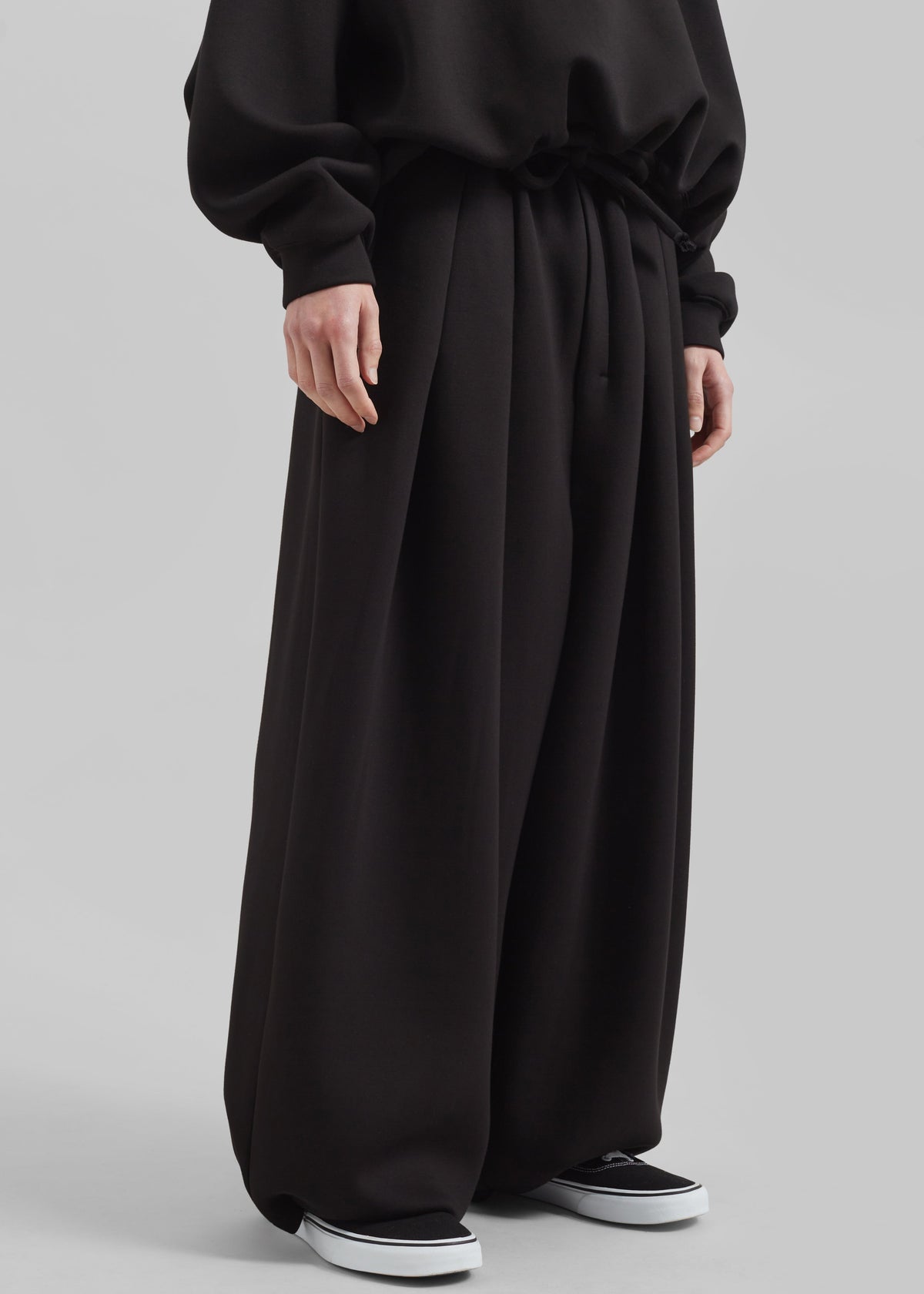Tate Sweatpants - Black – view 2 of 8