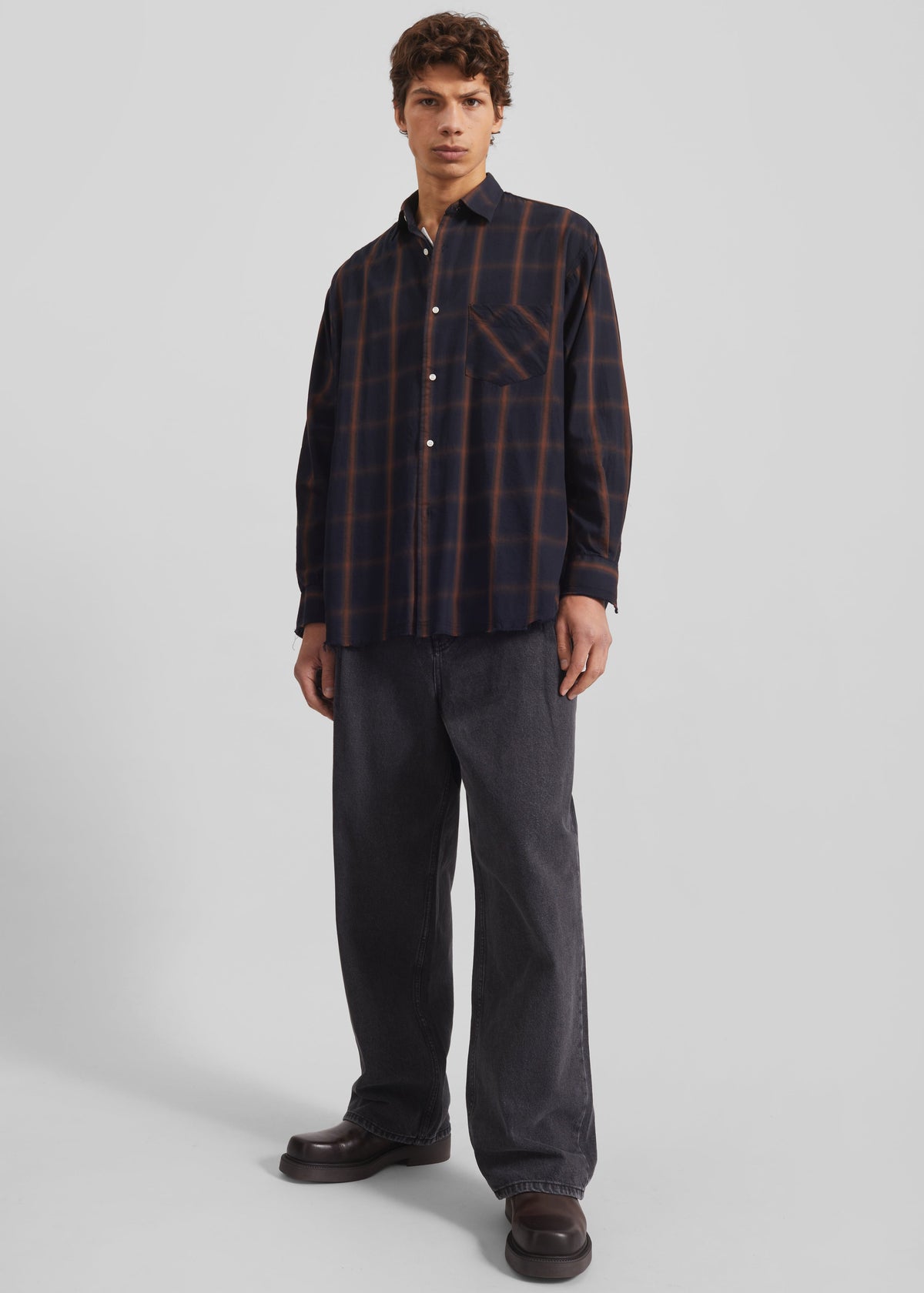 Trafal Wide Jeans - Black Wash – view 6 of 8