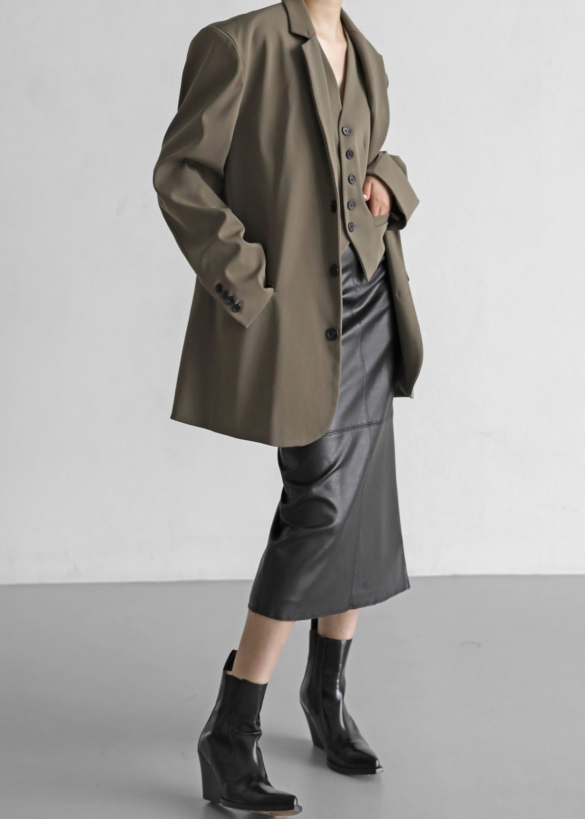 Tansy Oversized Blazer - Olive – view 5 of 18