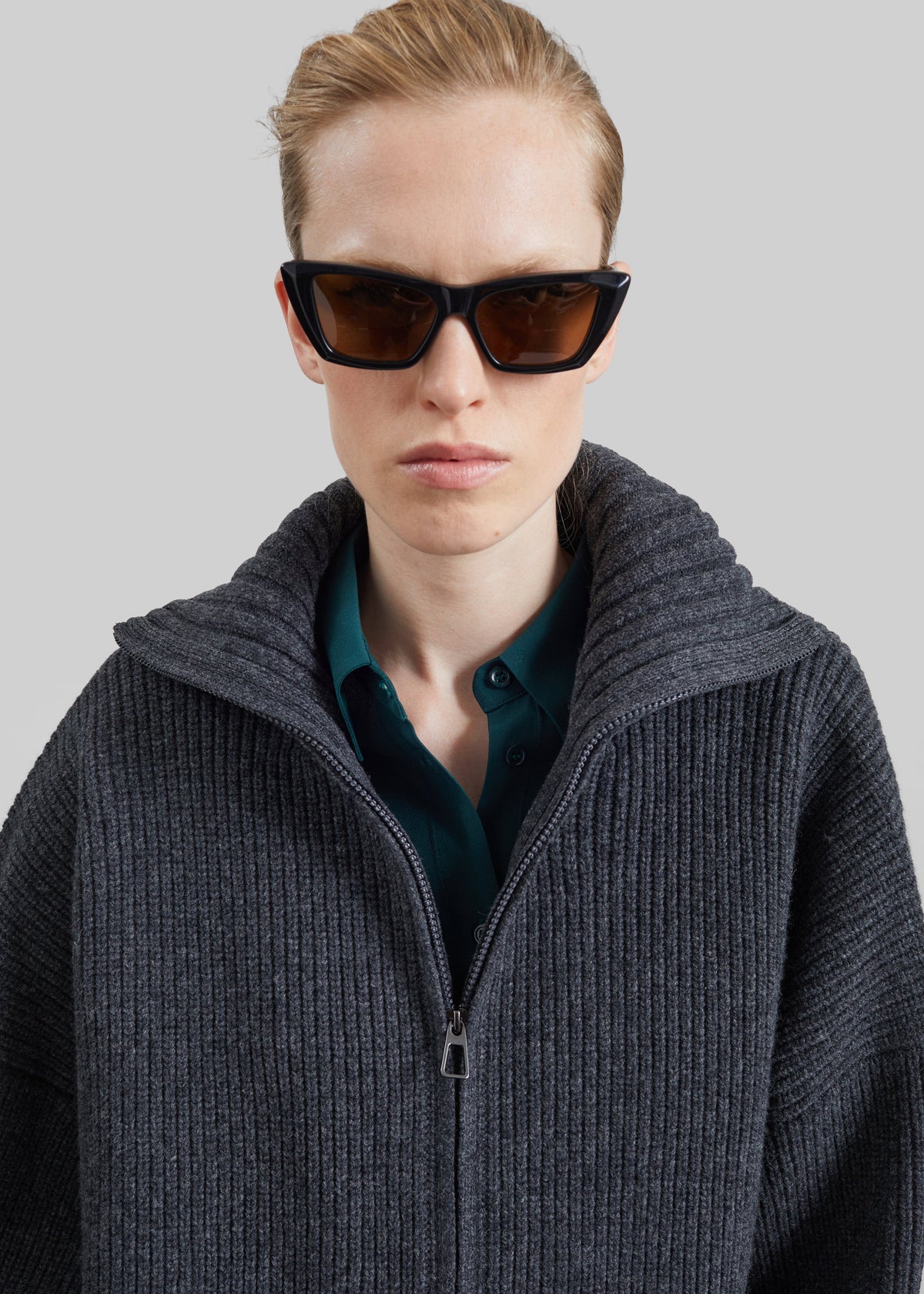Veda Oversized Zip-Up Cardigan - Charcoal – view 3 of 7