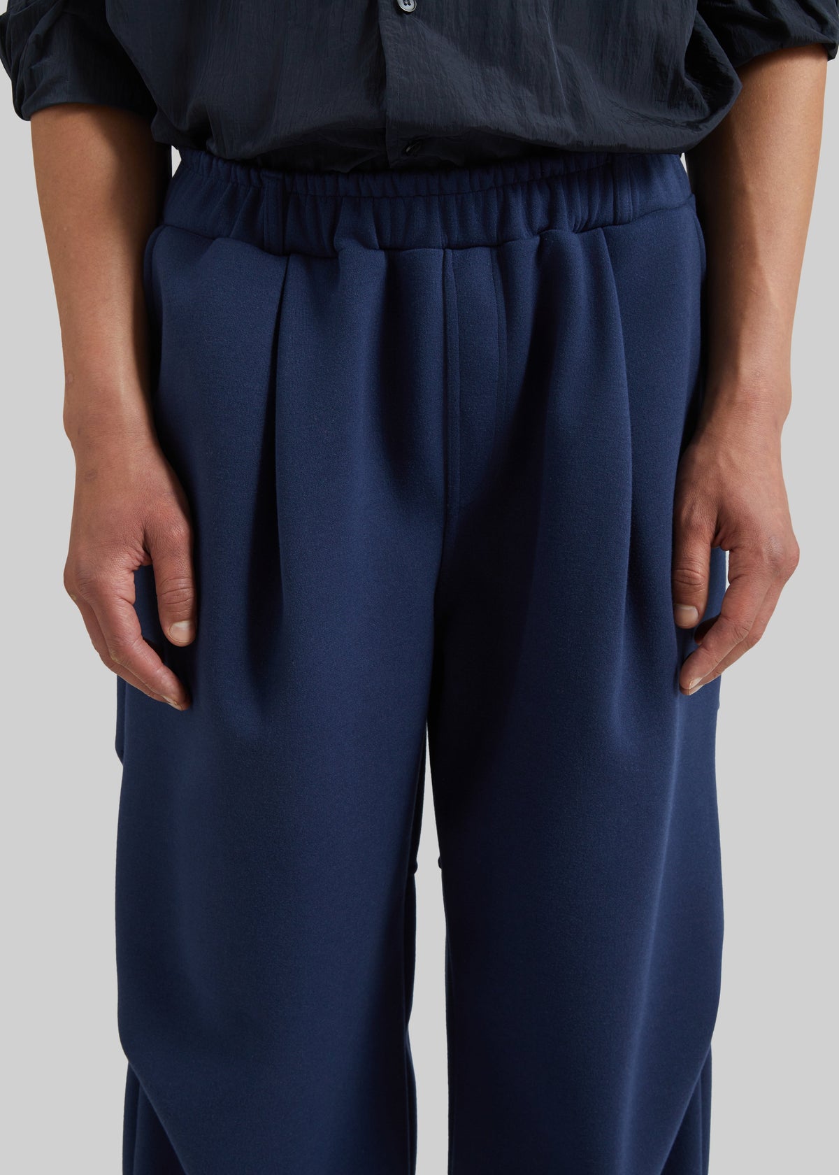 Vetigny Drawstring Pleated Sweatpants - Navy – view 3 of 6