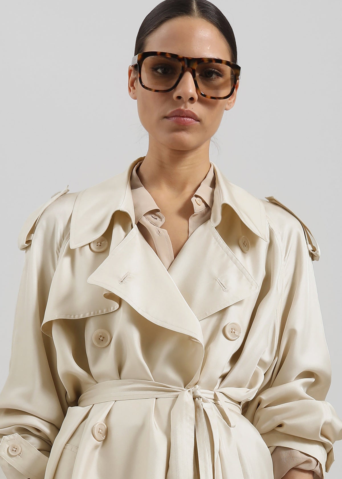 Veyron Silk Trench - Light Beige – view 6 of 8