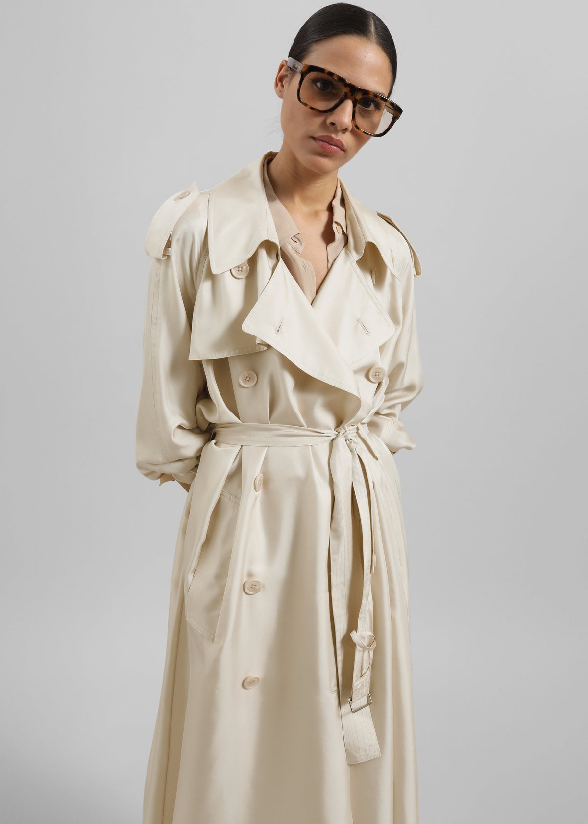 Veyron Silk Trench - Light Beige – view 2 of 8