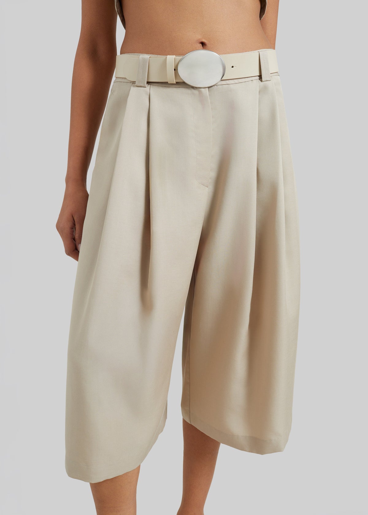 Vorey Pleated Bermuda Shorts - Beige – view 3 of 9