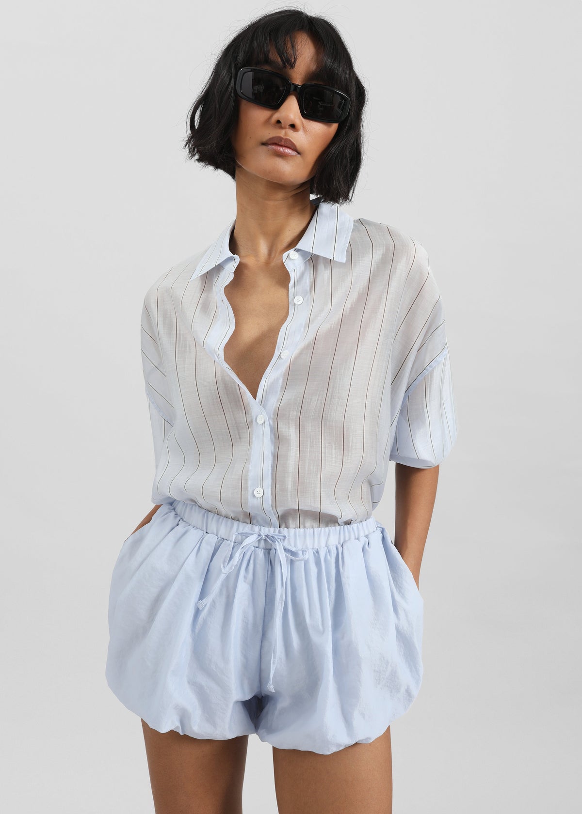 Vranor Light Sheer Shirt - Light Blue/Black Stripe – view 5 of 8