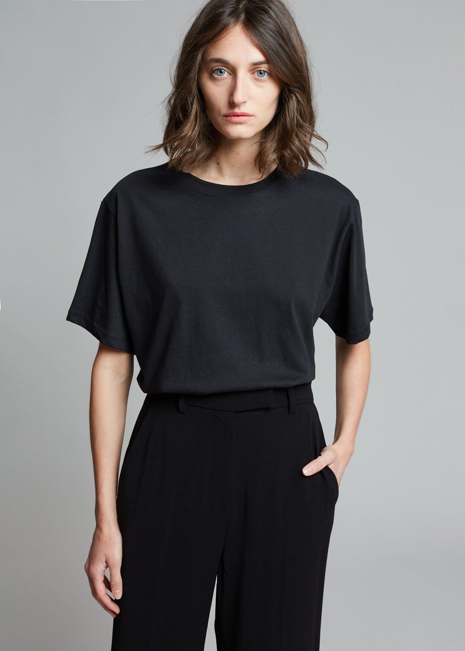 Lilou Simple Tee - Black top Nickishop – view 3 of 6