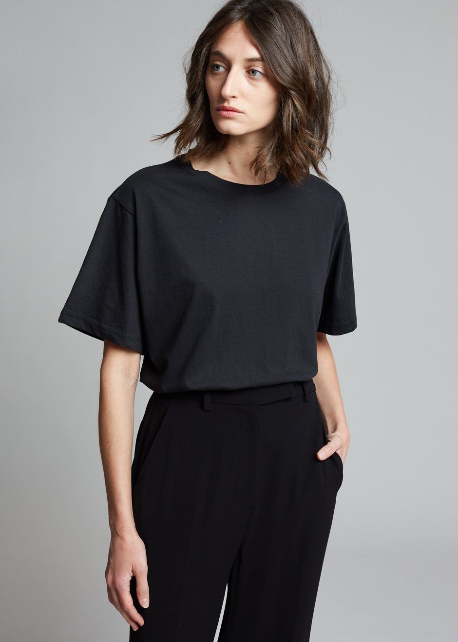 Lilou Simple Tee - Black top Nickishop – view 1 of 6
